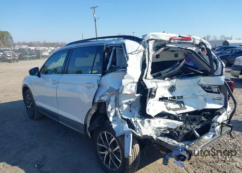 2018 Volkswagen Tiguan 2.0T Se/2.0T Sel z USA, uszkodzony, nr VIN 3VV2B7AX3JM207330